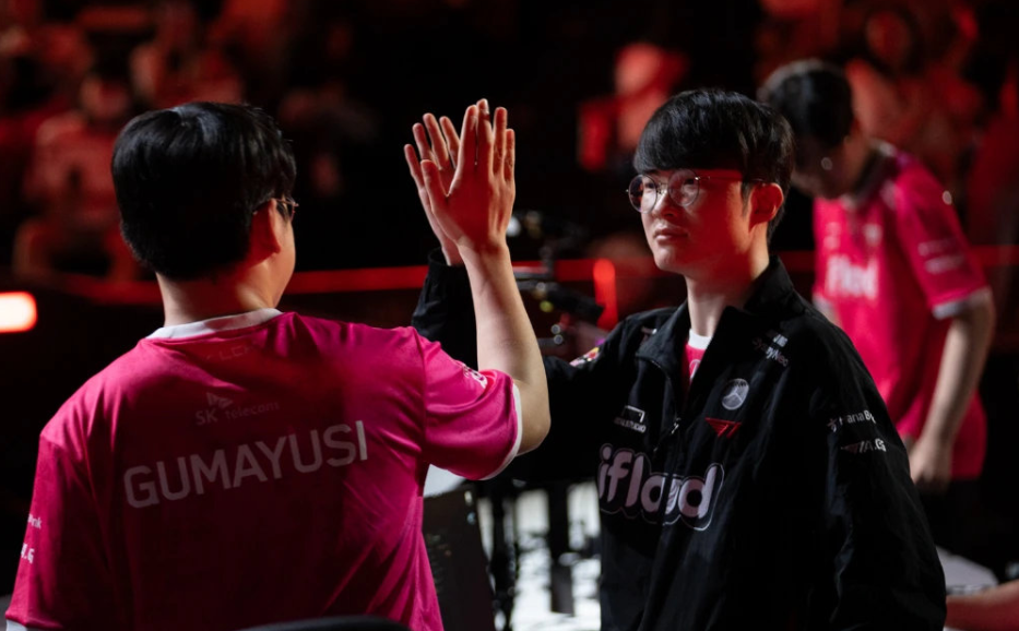 开云-Faker回归赛场，挺进下一轮首场状态亮眼，公牛观众沸腾！的简单介绍