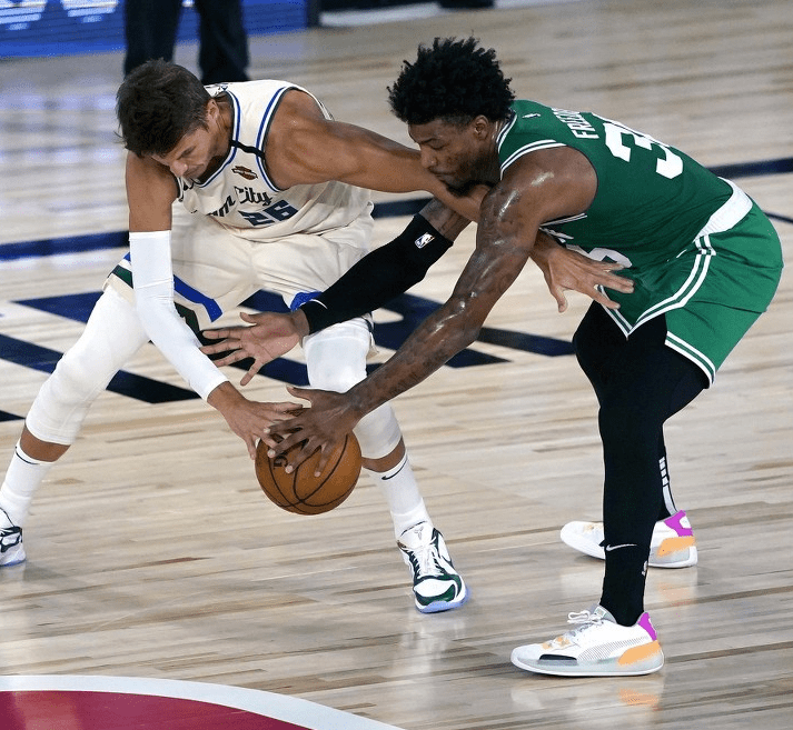 Kaiyun-关于塔图姆巅峰对决，字母哥与30激战RNG分钟，绝杀胜负难料！的信息