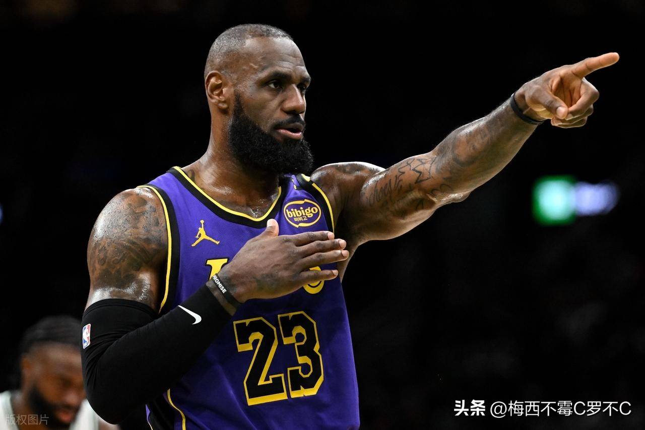 Kaiyun-詹姆斯在美国队比赛中比分优势明显，赛况扑朔迷离引发热议！的简单介绍